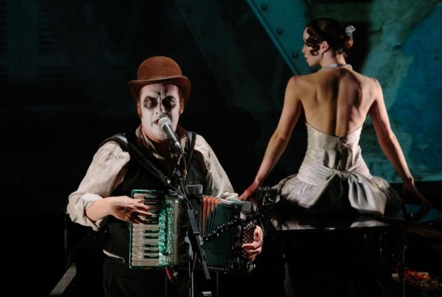 Martyn Jacques with Laura Caldow as Lulu in Lulu - A Murder Ballad (ROH)