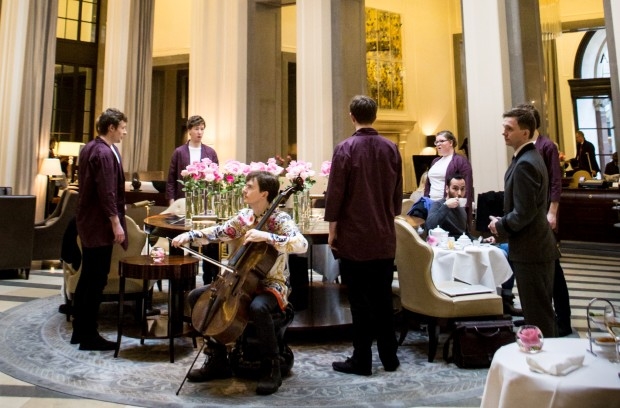 Oliver Coates (cello) and the singers of Siglo De Oro in Found and Lost (Corinthia Hotel)