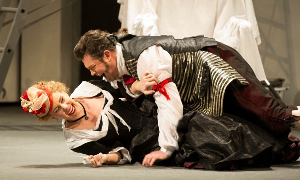 Anna Devin as Susanna and David Stout as Figaro in The Marriage of Figaro (WNO)