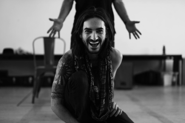 George Maguire in rehearsals for The Busker&#39;s Opera