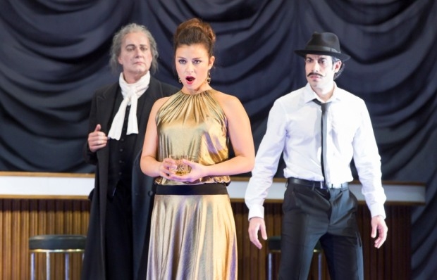 Johannes Martin Kränzle as Don Alfonso, Corinne Winters as Fiordiligi and Alessio Arduini as Guglielmo in Così fan tutte (ROH)