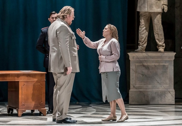 Iain Paterson as Leontes and Sophie Bevan as Hermione in The Winter&#39;s Tale (ENO)