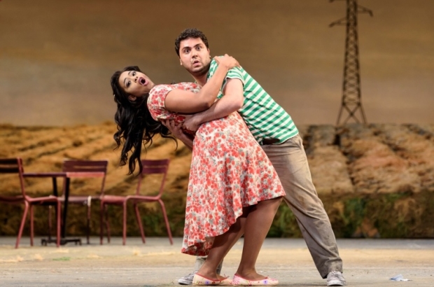 Pretty Yende as Adina and Liparit Avetisyan as Nemorino in L&#39;elisir d&#39;amore (ROH)