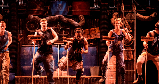 The cast of STOMP