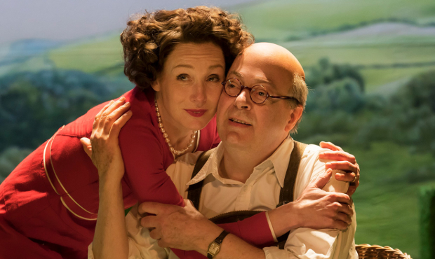Nancy Carroll and Roger Allam in The Moderate Soprano
