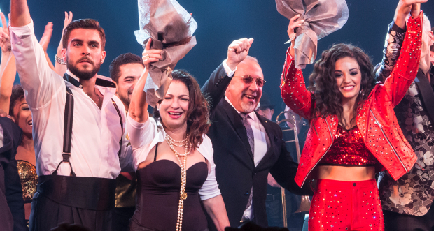 Gloria Estefan and Emilio Estefan 
 (centre) with the Broadway cast of On Your Feet! in 2015 