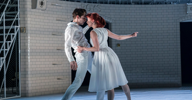 Paris Fitzpatrick and Cordelia Braithwaite in Matthew Bourne&#39;s Romeo and Juliet 