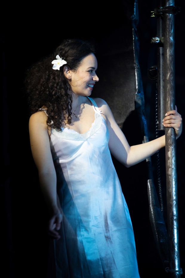 Adriana Ivelisse as Maria