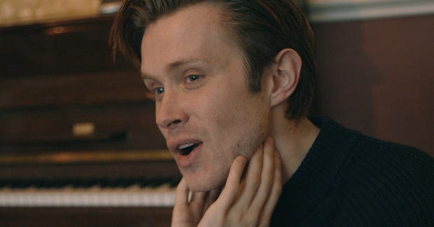 Rob Houchen performing &quot;Now That I&#39;ve Found Her&quot;
