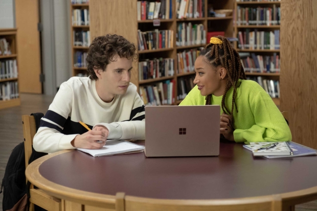 Evan Hansen (Ben Platt) and Alana Beck (Amandla Stenberg) 