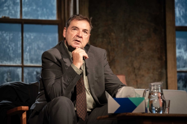 Brendan Coyle (John)