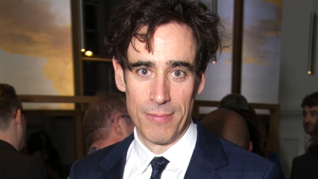 Stephen Mangan