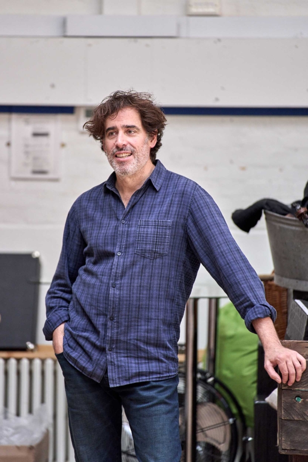 Stephen Mangan