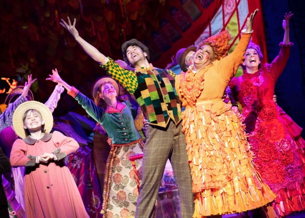 Megan Donovan (as Jane Banks), Louis Gaunt (as Bert), Tania Mathurin (as Mrs Corry) and the company of Mary Poppins