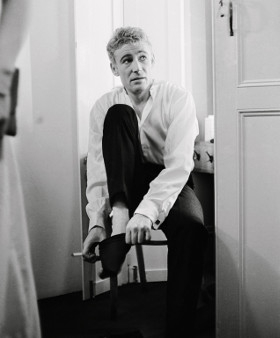 Peter O'Toole prepares for the opening night of Hamlet on 22 October 1963