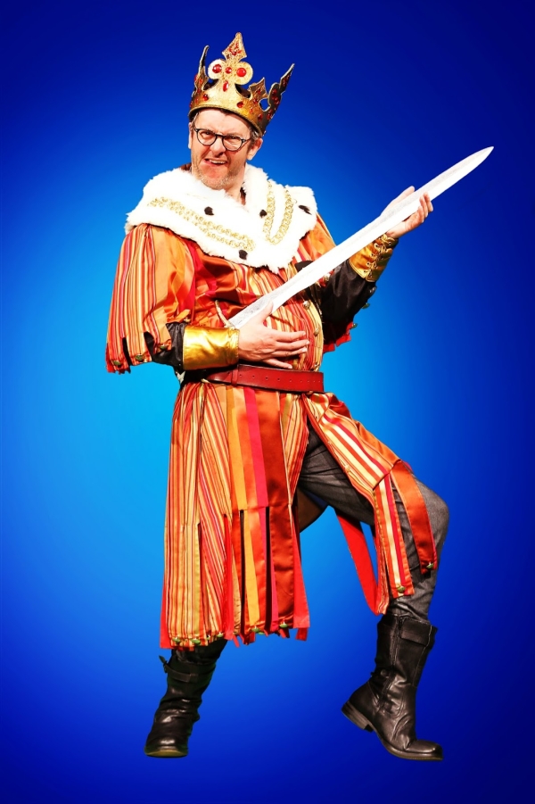 Joe Pasquale as King Arthur in Spamalot