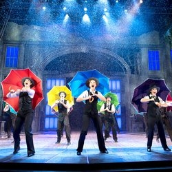 Singin&#39; in the Rain continues at the Sunderland Empire until 1 February.