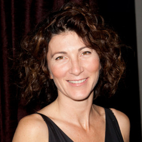 Eve Best has been cast as Cleopatra in the Globe&#39;s upcoming production