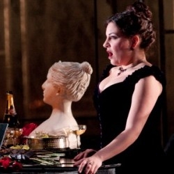 Linda Richardson as Violetta in La traviata (WNO)