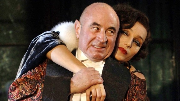 Bob Hoskins with Kirstin Scott-Thomas in As You Desire Me (2005)