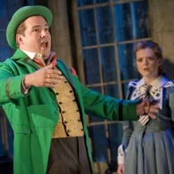 Robert Murray (Valentin) and Fflur Wynn (Mimi) in Vert-Vert (Garsington Opera)