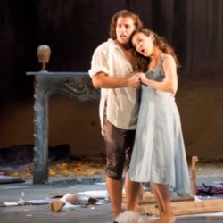 Enea Scala as Belfiore and Rosa Feola as Sandrina in La finta giardiniera (Glyndebourne Tour)