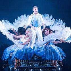 Darren day (Bob Wallace) and White Christmas company