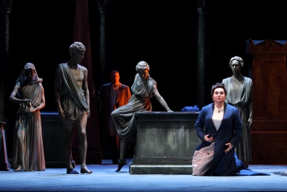 Joseph Calleja as Riccardo and Liudmyla Monastyrska as Amelia amid the statuary in Un ballo in maschera (ROH)