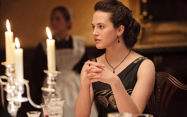 Jessica Brown Findlay in Downton Abbey