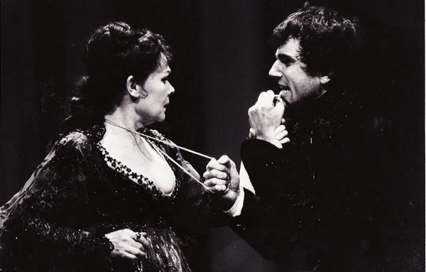 Judi Dench (Gertrude) and Daniel Day-Lewis (Hamlet) in Richard Eyre&#39;s production