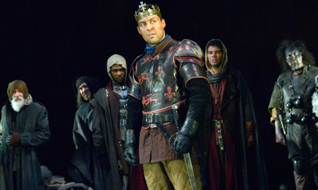 Alex Hassell (Henry V) and cast
